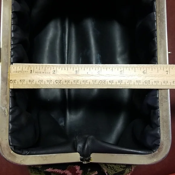 Vintage JR tapestry purse - Picture 7 of 12